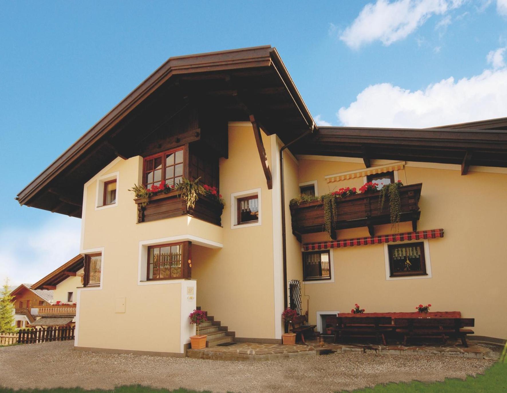 Garni Waldfrieden Hotel Castelrotto Exterior photo