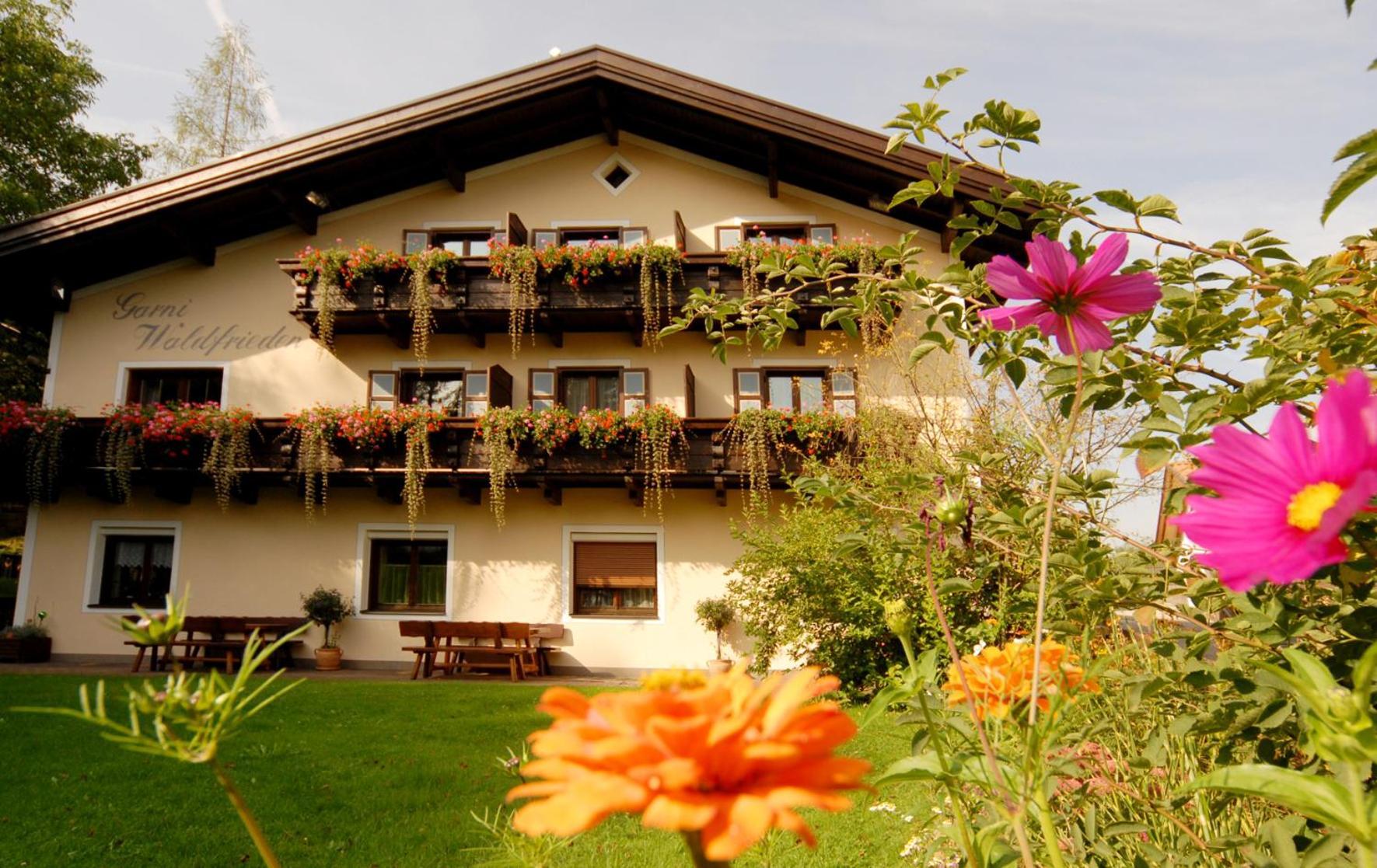 Garni Waldfrieden Hotel Castelrotto Exterior photo